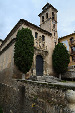 Vue ext&eacute;rieure de l'&eacute;glise San Gil y Santa Ana &agrave; Grenade