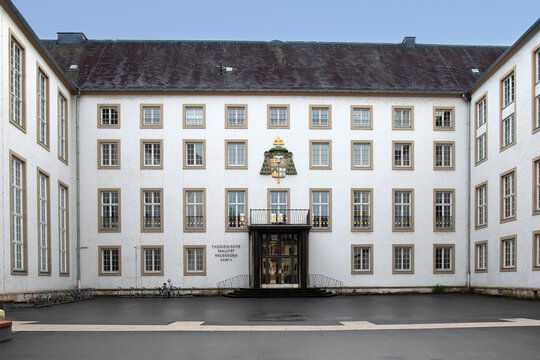 Das Geb&auml;ude der Theologischen Fakult&auml;t in Paderborn