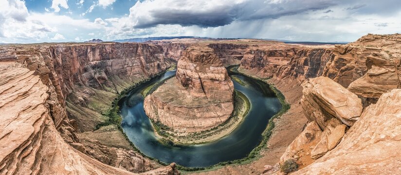 Horseshoe Bend, bend of the Colorado River, King Bend, Glen Canyon National Recreation Area, Page, Arizona, USA