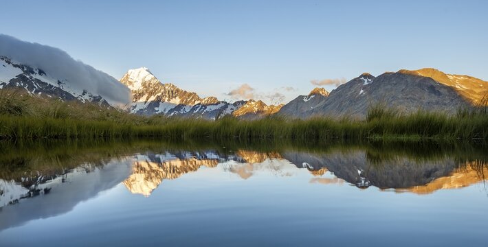 Mount Cook at sunset, reflection in mountain lake, Sealy Tarns, Hooker Valley, Mount Cook National Park, Southern Alps, Canterbury, South Island, New Zealand