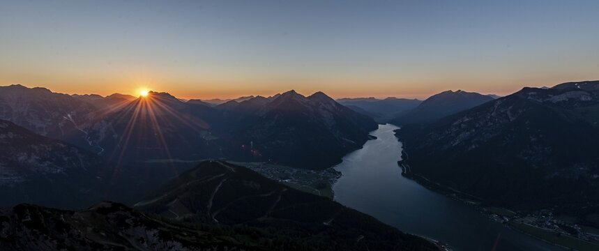 Sunset, mountain panorama from B&auml;renkopf, Lake Achensee, left Seebergspitze and Seekarspitze, right Rofangebirge, Tyrol, Austria