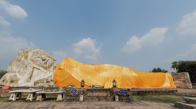 Giant reclining Buddha, Wat Phra Non, Ayuthaya, Thailand
