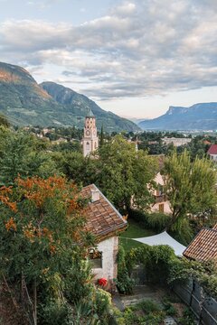 View over gardens, Sankt Nikolaus parish church, Parrocchia San Nicol&ograve;, city view, old town, Merano, Trentino, South Tyrol, Italy
