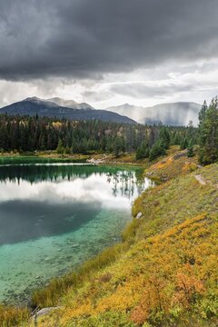 Turquoise Lake, Fourth Lake, Valley of the Five Lakes, Jasper National Park, back mountains, Alberta, Canada