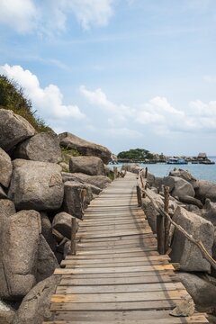 Wooden dock at coast, island of Koh Nang Yuan, also Nangyuan, Koh Tao, Gulf of Thailand, Thailand