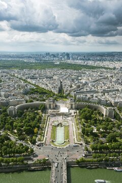 Cityscape, view from the Eiffel Tower over the Seine and the Jardin de Trocadero, Place du Trocad&eacute;ro et du 11 Novembre, La Defense district behind, &Icirc;le-de-France, France