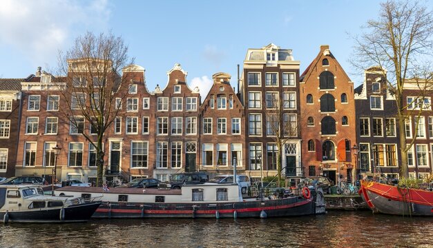 Canal with boats and historic houses, Amsterdam, North Holland, Holland, Netherlands