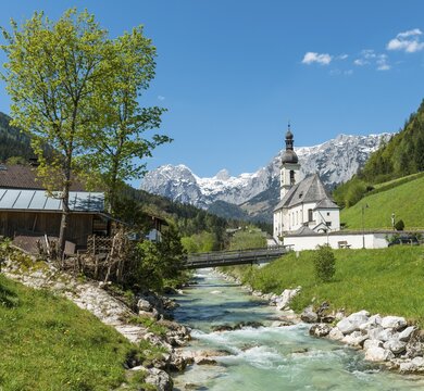 Pfarrkirche St. Sebastian, parish church, Ramsauer Bach, river, Reiteralpe behind, Ramsau, Berchtesgaden area, Upper Bavaria, Bavaria, Germany
