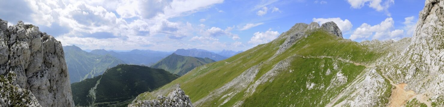 Trail below the Hochturm peak, 2081m, summit of Mt. Trenchtling, Trenchtling hike, Hochschwab range, Styria, Austria