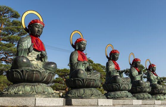 Buddha Statues, 六地蔵, Buddhist Zenkō-ji Temple, Nagano, Japan