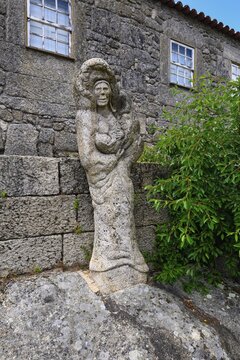Garden of the Ring, Statue, Sortelha, Serra da Estrela, Beira Alta, Portugal