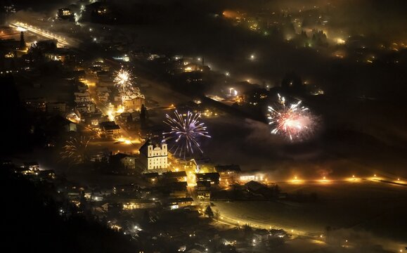 New Year's Eve, fireworks at midnight, Brixen im Thale, Tyrol, Austria