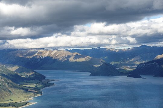 View of Lake Hawea, lake and mountain landscape, view from Isthmus Peak, Wanaka, Otago, South Island, New Zealand