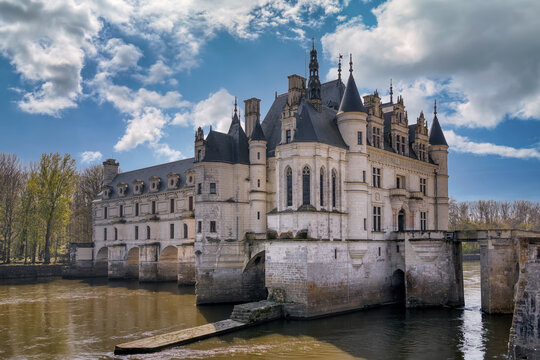 The Ch&acirc;teau de Chenonceau, also known as the "ladies' castle", is a 16th-century residential-style castle located in the French commune of Chenonceaux, in the Indre-et-Loire department.