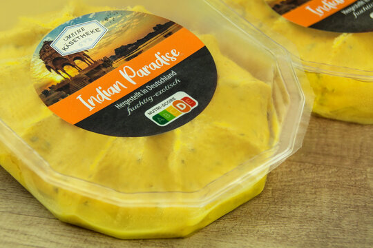 1 Packung Brunch Indian Paradise Fruchtig Exotisch Aufstrich auf Holz