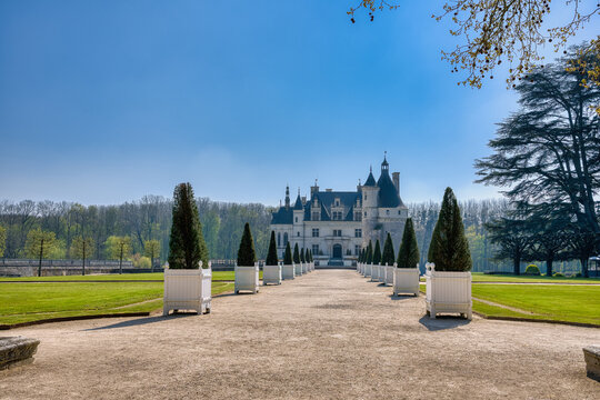 The Ch&acirc;teau de Chenonceau, also known as the "ladies' castle", is a 16th-century residential-style castle located in the French commune of Chenonceaux, in the Indre-et-Loire department.