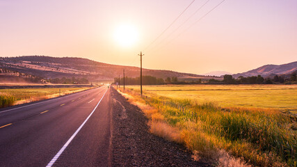 Naklejka premium Sunrise On A Desert Highway In Eastern Oregon