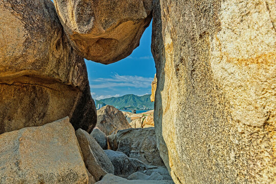 Hon Chong Rock Garden&mdash; a picturesque cluster of coastal boulders, Nha Trang, Vietnam