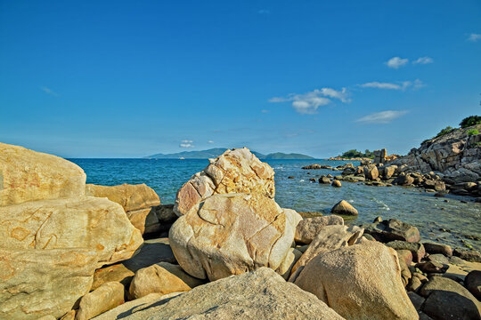 Hon Chong Rock Garden&mdash; a picturesque cluster of coastal boulders, Nha Trang, Vietnam