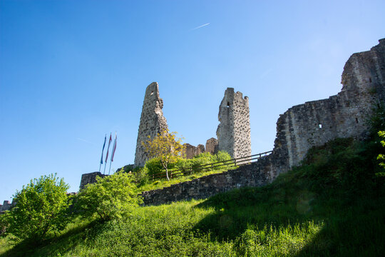 Burgruine Pfeffingen in Baselland, Schweiz