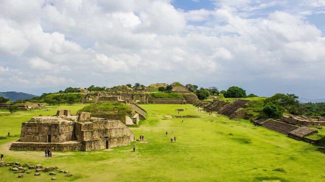 ZONA ARQUOLOGICA DE MONTE ALBAN OAXACA MEXICO