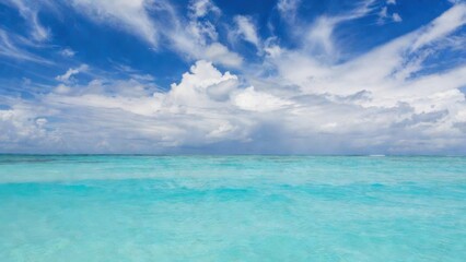 Obraz premium Crystal waters stretch to the horizon