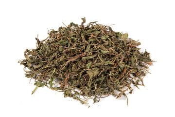 Dried dandelion leaves for herbal tea © zhikun sun