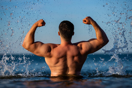 Wide back enhances V-taper shape. V-shaped back builds ideal proportions. V-taper back defines athletic silhouette. Broad back increases upper body width.