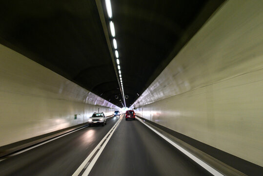 Der Cassanawald-Tunnel bei Nufenen in Graub&uuml;nden (Schweiz)