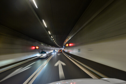 Der San Fedele Tunnel auf der A13 in Richtung Bellinzona (Graub&uuml;nden/Schweiz)