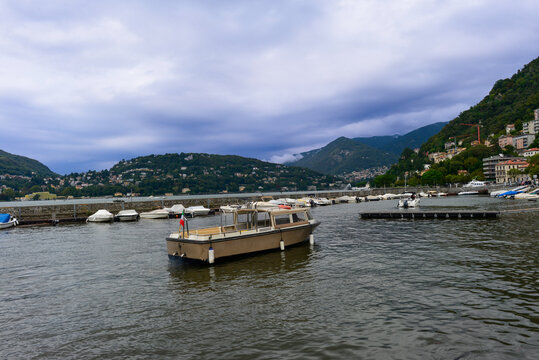 Uferpromenade von Como (Lungolago) in Italien 