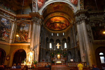 Naklejka premium Innenansicht der San Fedele Kirche in Como, Italien