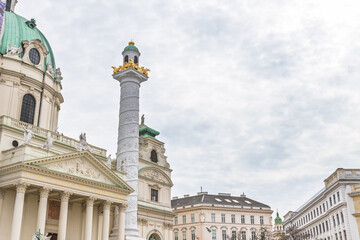Obraz premium Baroque facade of St Charles Church Karlskirche in Vienna
