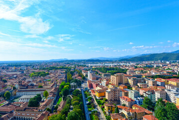 Obraz premium Malerischer Panoramablick vom Castello über das Stadtgebiet von Brescia (Italien)