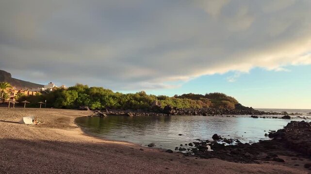 Strand Charco de la Condesa im Ort Valle Gran Rey auf der Insel La Gomera