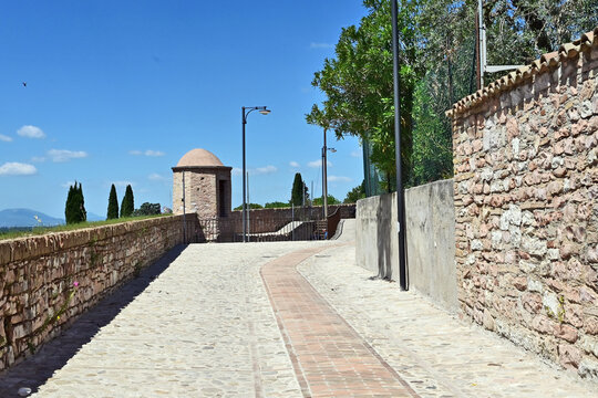 Spello, torri, mura, camminamenti e fortificazioni della citt&agrave; medievale, Umbria, Italia