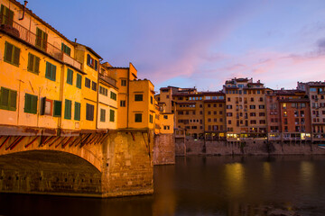 Obraz premium Italy, Florence, Ponte Vecchio, Golden hour, no people, evening, summer, lovely sky with violet clouds