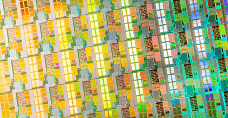 Naklejka premium High-tech Macro Photography of a Colorful Silicon Wafer with Microchip Patterns for AI Hardware and Semiconductor Industry Concept.