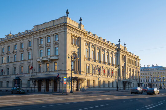 ST. PETERSBURG, RUSSIA - DECEMBER 13, 2025: The ancient building of the St. Petersburg Rimsky-Korsakov State Conservatory (formerly the Bolshoi Theater, 1896) on a sunny December day
