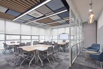 Fototapeta premium Corporate Meeting Room With Large Table And Contemporary Office Design
