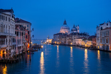Obraz premium views of santa maria della salute basilica from accademia bridge in venice, italy