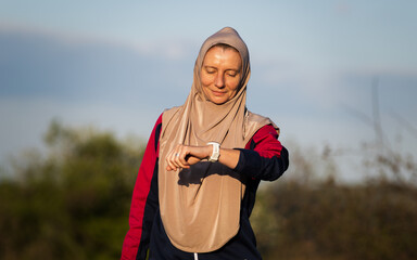 Fototapeta premium active muslim woman running outdoors