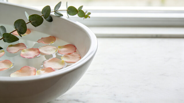 Bath tub with rose petals