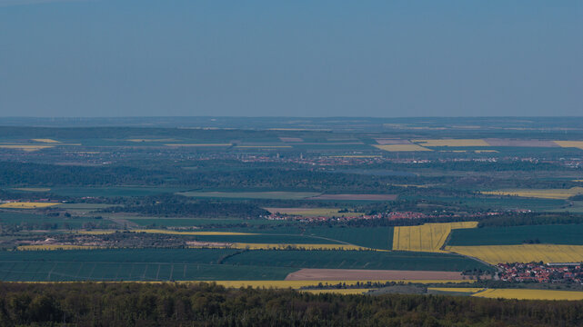 Ausblick vom Mailaubenkopf bei Friedrichsbrunn im Harz. Vogelperspektive. 