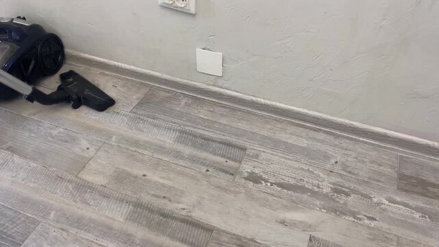 vacuum cleaner humming when vacuuming a floor