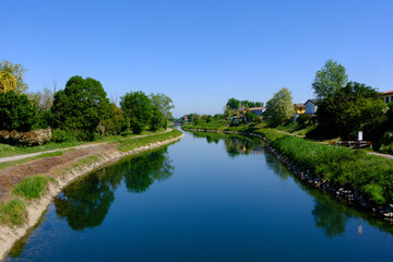 Obraz premium The Muzza canal at Quartiano, old village in Lodi province, Italy