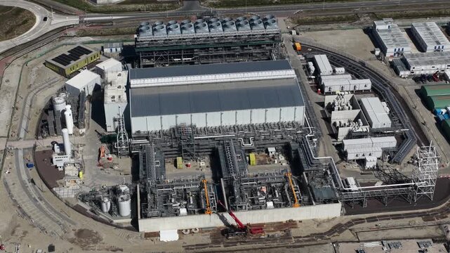Drone view of Shell&rsquo;s Holland Hydrogen 1 at Maasvlakte, showing Europe&rsquo;s major green hydrogen plant, offshore wind power, electrolysers, and energy transition infrastructure.
