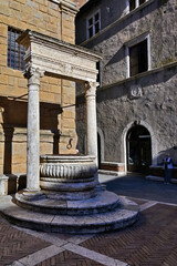 Naklejka premium Pienza, il pozzo dei cani, in Piazza Pio II, Val d'Orcia, Toscana