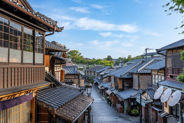 Fototapeta premium Traditional Street with Yasaka Pagoda in Higashiyama Kyoto Japan