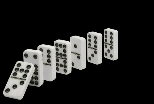 domino son black background